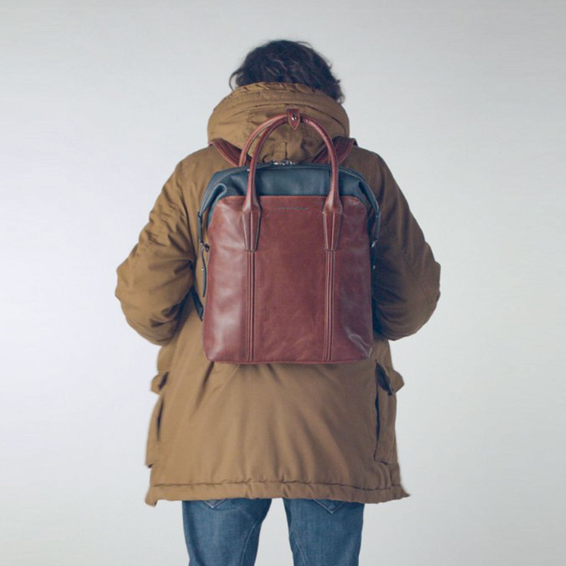 modelo-heritage-backpack-handbag-blue-pull-up-cognac-camelo-leather-co